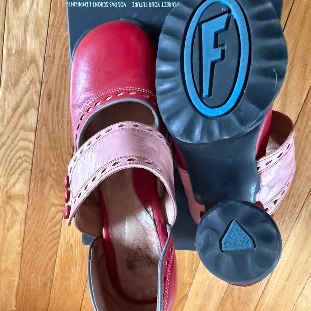 John Fluevog red and pink button strap - Picture 3 of 4